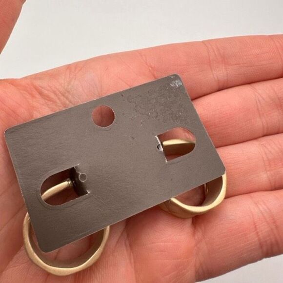 NWT Chico’s small quilted Gold tone small Hoop Earrings classic style mature - Picture 6 of 6